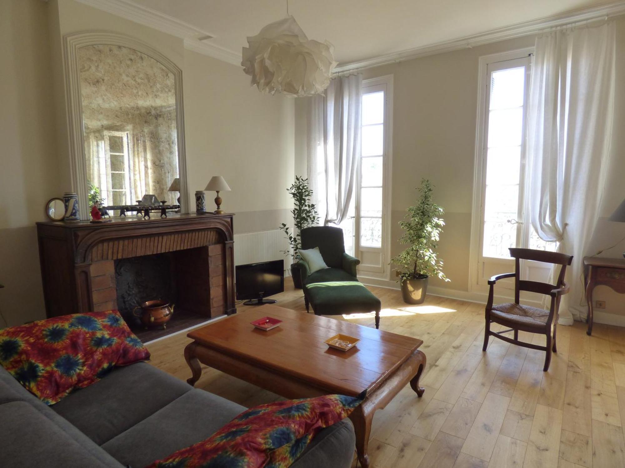 Roussy Nimes Romaine Exterior photo